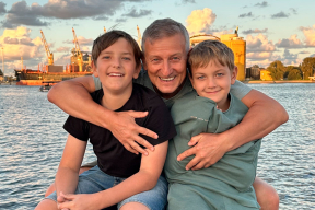 «Женился в 45 лет. К моменту, когда многие уже разочаровались в своем выборе, я только встретил будущую жену»