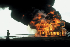 Война, 24 февраля.  В Москве подорвали полицейскую машину. «Бездна зла, на котором стоит Россия»